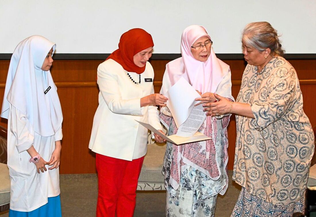 Healthcaretoday, Yayasan Chow Kit, child protection, digital era, Malaysia, child safety, NGOs, Town Hall, policy recommendations, childrens rights, online safety, civil society, child abuse prevention, human rights, violence, child abuse, child neglect, child exploitation, online protection, welfare department, community development, digital safety, law and policy, HELP University, Dato Seri Wan Azizah, Dato Sri Hajah Nancy Shukri,