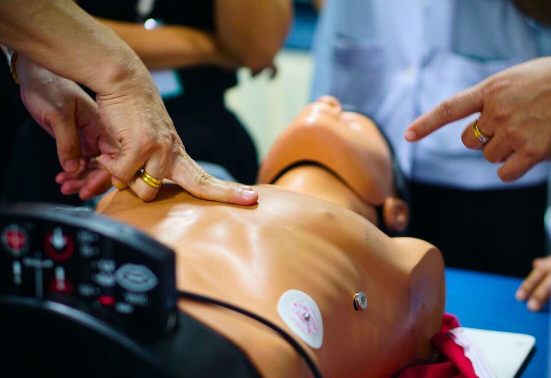 healthcaretoday, Damai Pain Care & Wellness, Basic Life Support course, American Heart Association, Universiti Malaysia Sabah, cardiopulmonary resuscitation, cardiac arrest, emergency response, Automated External Defibrillator, CPR, save lives, cardiac care, teachers, coaches, lifeguards, caregivers, police officers, medical professionals,