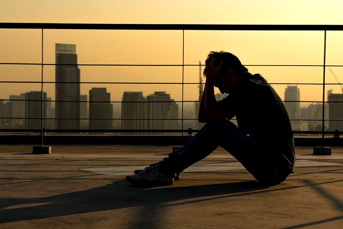 Healthcaretoday, father, single-father, dad, family life, breadwinners stress, male breadwinners, gender roles, emotional health, men's mental health, males, suicide deaths, mental illness, sadness, anxiety, 