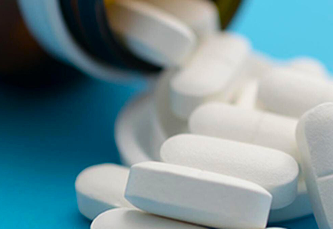 Healthcaretoday, Paracetamol, Acetaminophen, Pain relief, Health risks, Liver damage, Kidney health, Gastrointestinal health, Cardiovascular health, Skin reactions, Medication safety, public health, pain management, Drug safety, Healthcare education, Chronic pain,